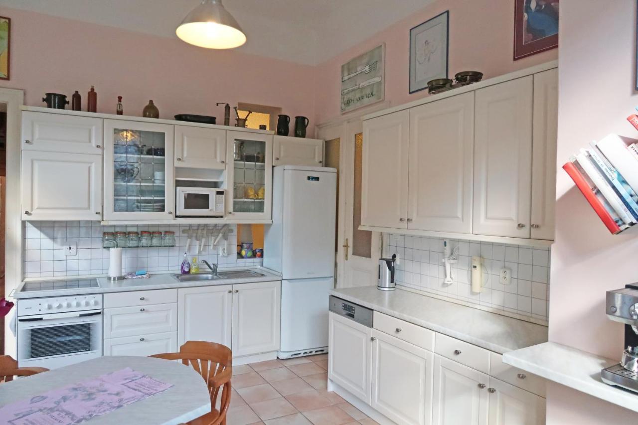 Apartment Themis การ์โลวีวารี ภายนอก รูปภาพ